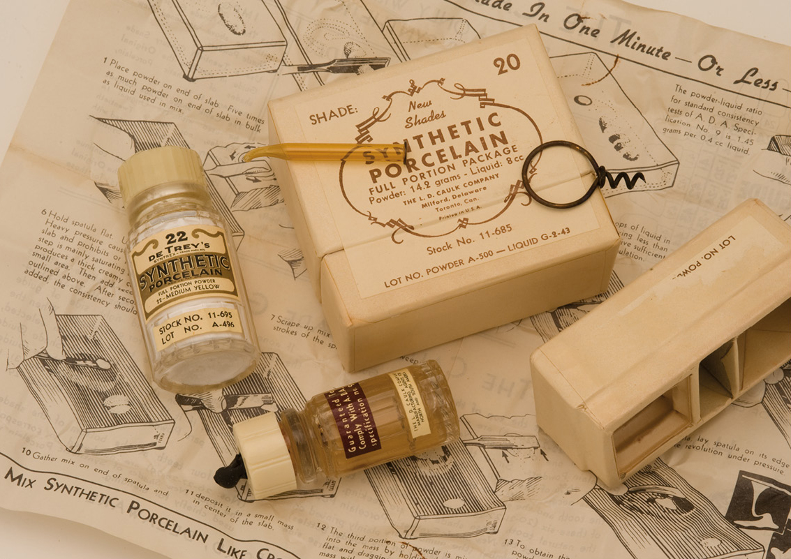 De Trey's Synthetic Porcelain Powder kit (circa 1930)